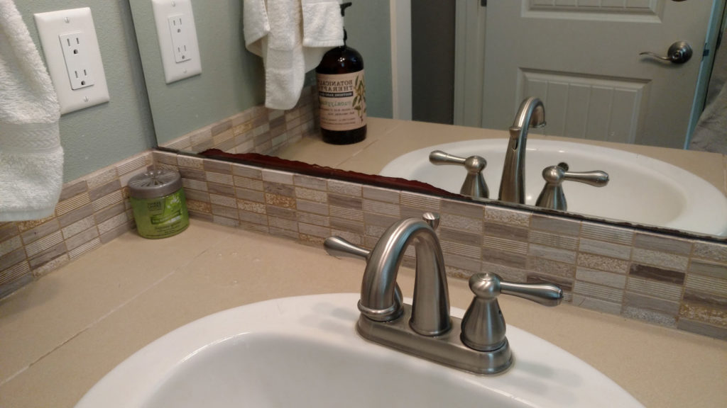 Black Edges on Mirrors Top Shelf